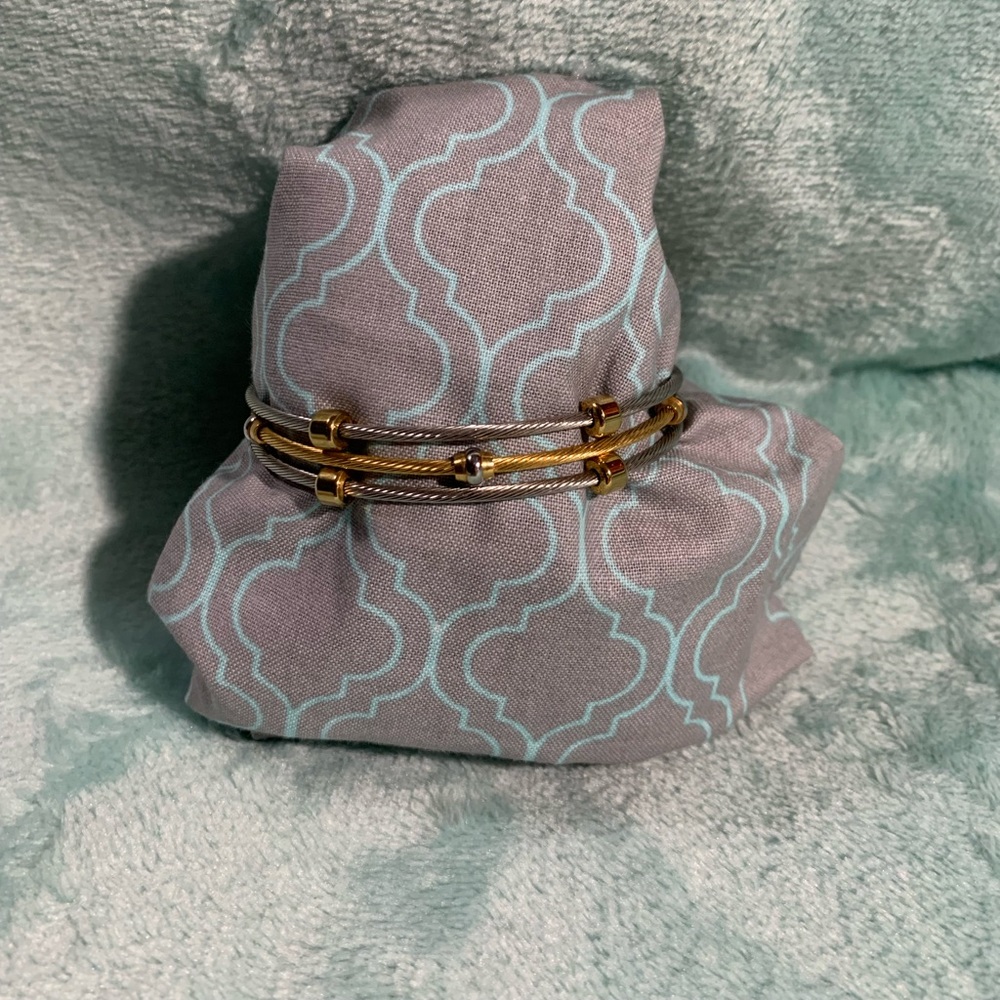 💙 Used Avon Two Tone Stainless Steel Cuff Bracelet